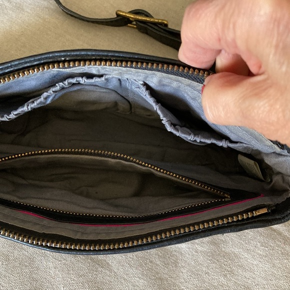 Vintage and rare Elliott Lucca black and silver crossbody leather bag - Picture 7 of 9